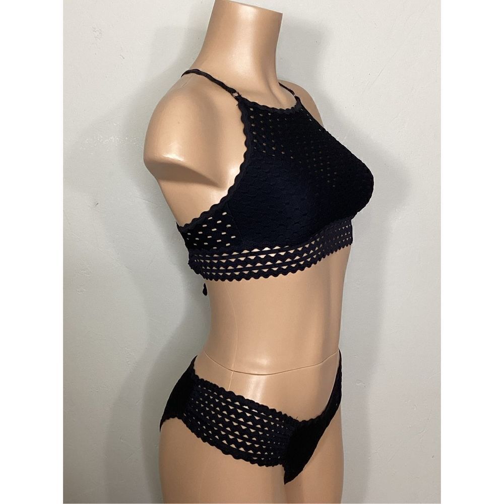 New. Robin Piccone black crochet bikini. XS. Retails $ 189 - Picture 4 of 14